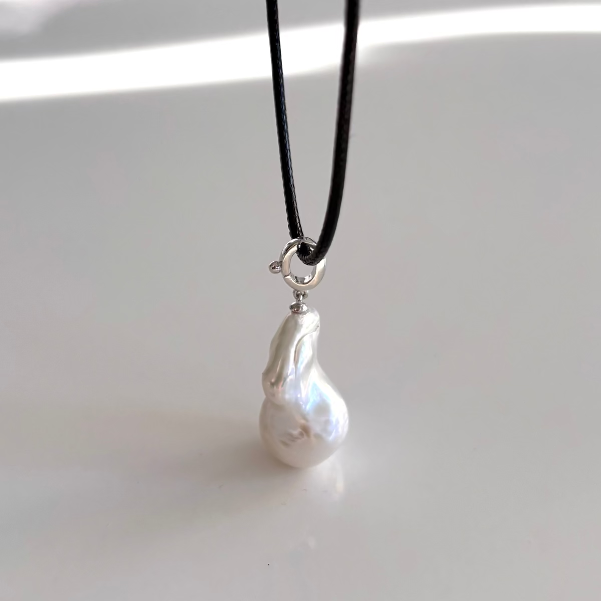 Baroque pearl cord necklace for fall and all seasons
