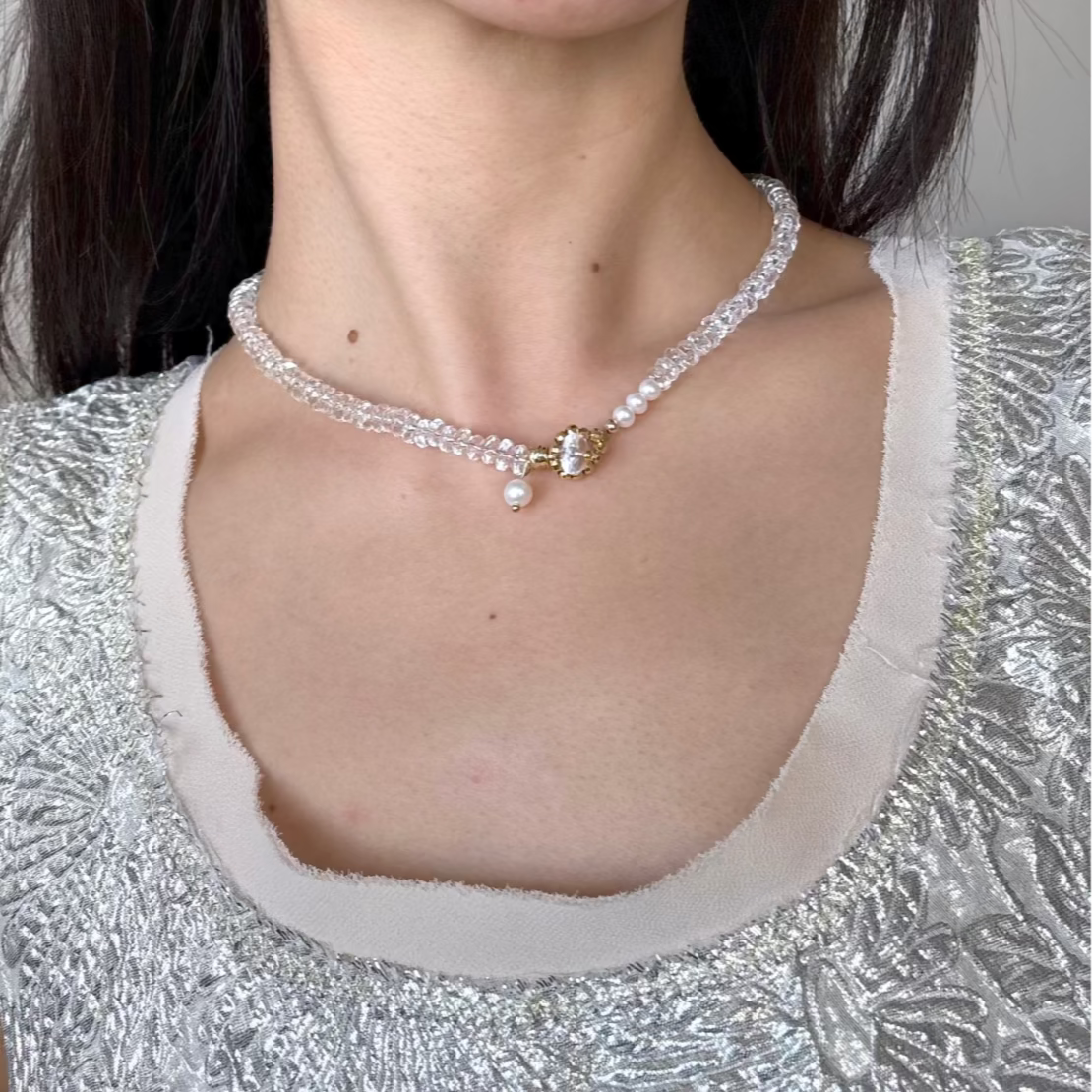 Lia_Clear_Quartz_Necklace_Stones_pearl_onfig
