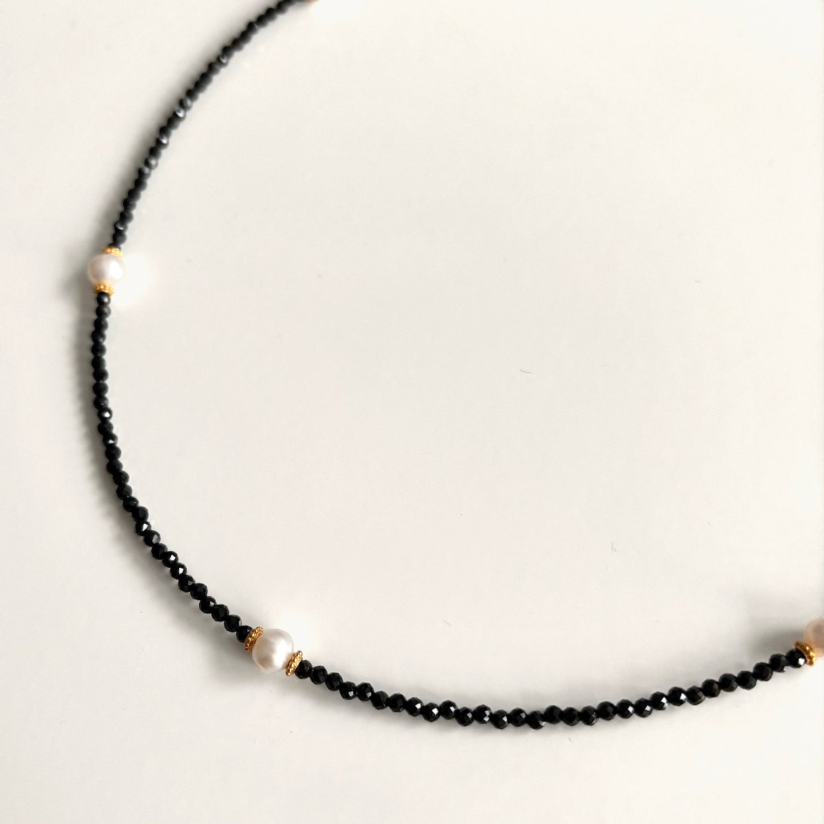 Black Spinel Beaded Necklace With Pearl 