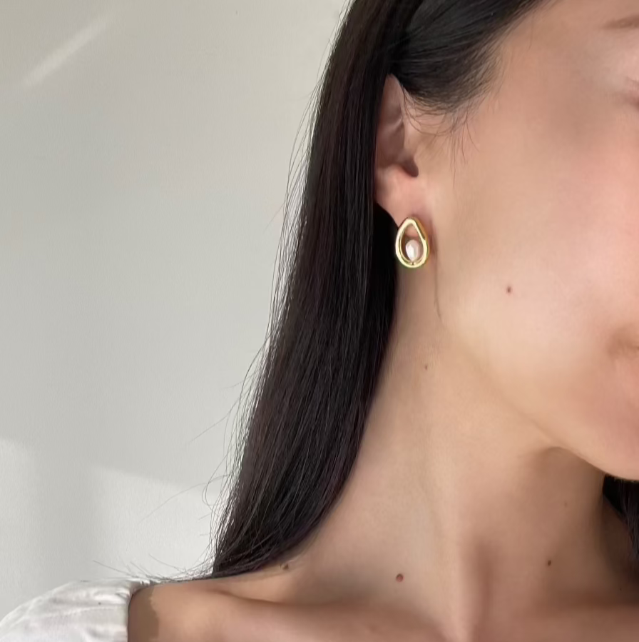 pearl tear-drop earring, pearl earring, tear drop earl earring, gold pearl earring
