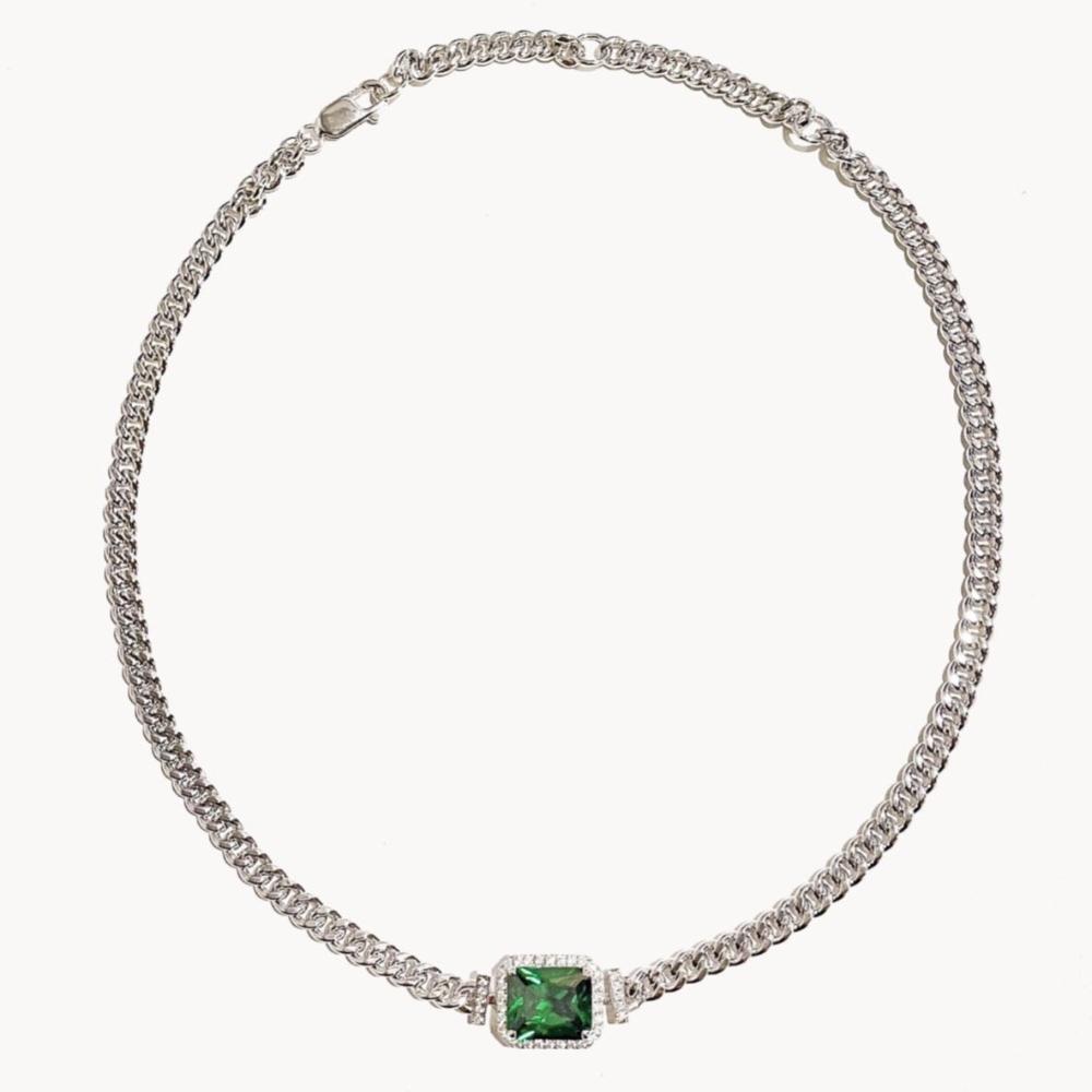 curb chain emerald, fine jewelry, gold emerald curb chain, emerald chain design, statement emerald chain gold, emerald chain aesthetic, gold chain aesthetic, emerald chain gold, statement chain layered, gold emerald chain gold minimalist jewelry. white gold emerald chain, holiday gift, gifts for her