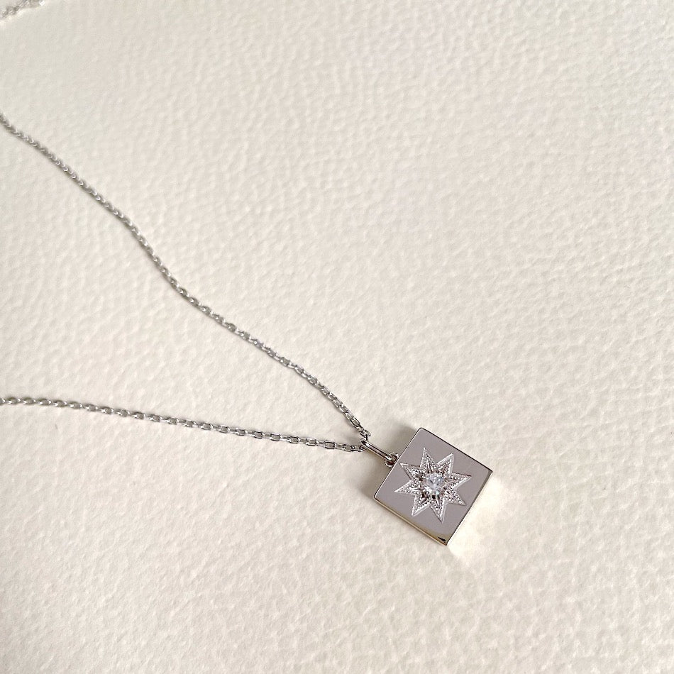 18k Hallmark Necklace, gold Hallmark Necklace, Hallmark Diamond Necklace, Hallmark Necklace, Hallmark Vermeil Necklace