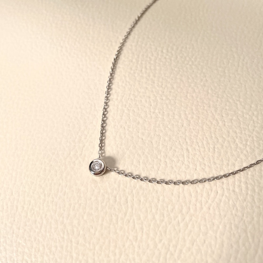 18k solitaire diamond necklace, 18k solitaire necklace, solitaire diamond gold necklace, solitaire gold necklace