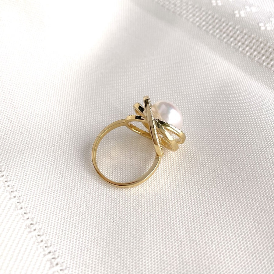 Halo pearl ring, Pearl ring, classic pearl ring, diamond halo pearl ring, 18k vermeil pearl ring, 18k gold vermeil pearl ring, bread pearl ring